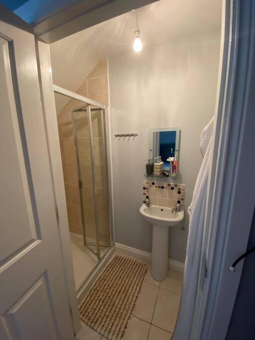 Cheerful 4-Bed Townhouse In Centre Of Newcastle Villa Newcastle  Kültér fotó