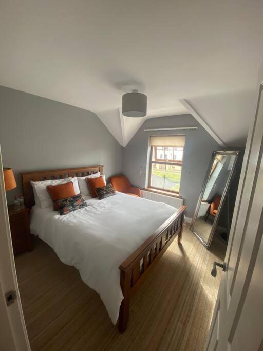 Cheerful 4-Bed Townhouse In Centre Of Newcastle Villa Newcastle  Kültér fotó